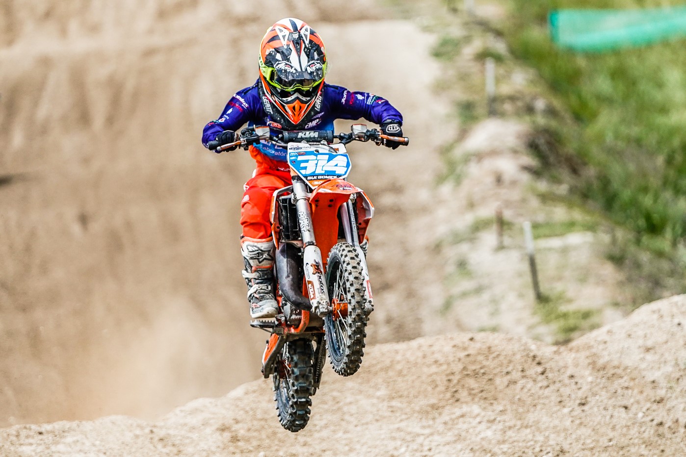 Guilherme Gomes evolui no Europeu de Motocross